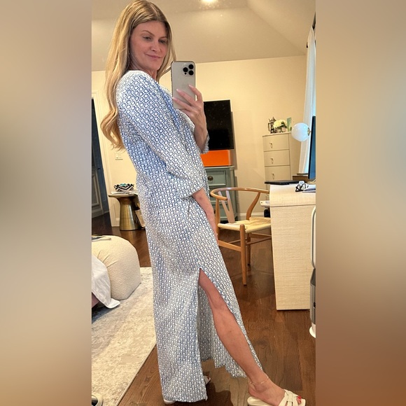 Dress - Picture 2 of 4